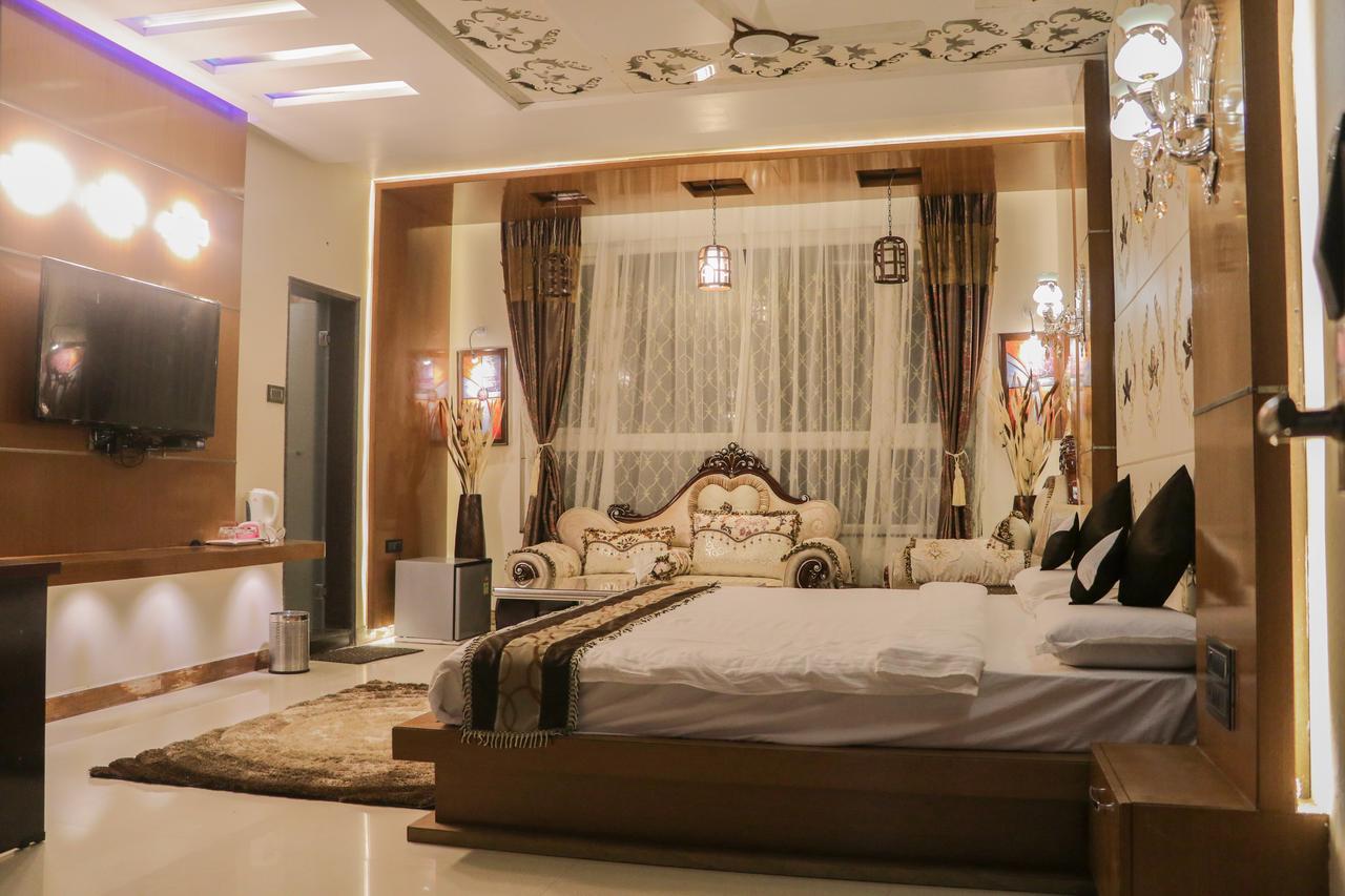 Hotel Rajahamsa Anantapur Extérieur photo