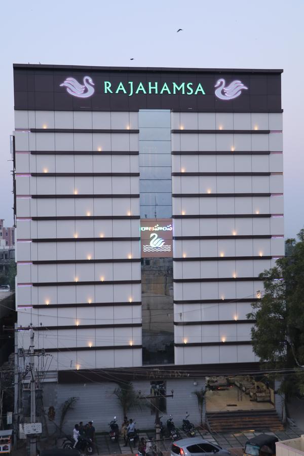 Hotel Rajahamsa Anantapur Extérieur photo