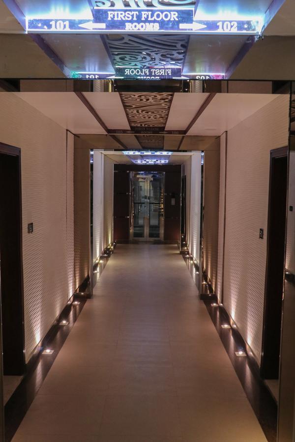 Hotel Rajahamsa Anantapur Extérieur photo